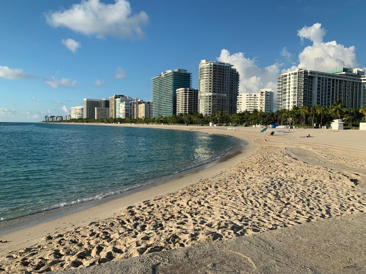 Biscayne Garden'S Studio Golden Glades ภายนอก รูปภาพ